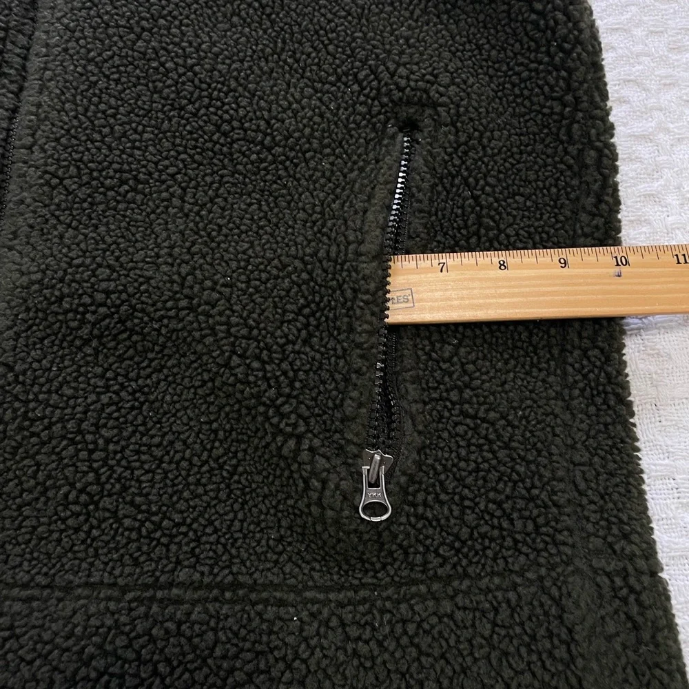 GAP Olive Fleece Vest- Size XS~~ Outdoor or Hiking‎